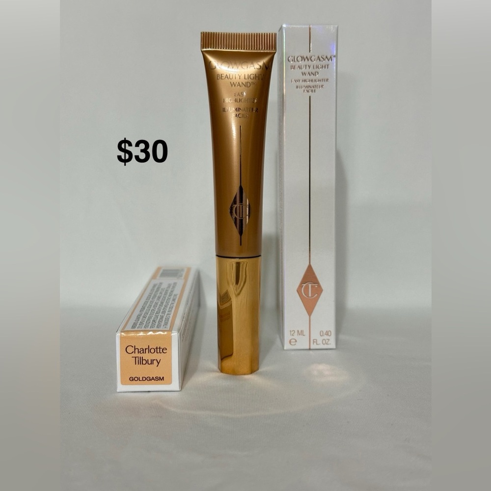 Charlotte Tilbury Beauty Light Wand in Radiant Gold